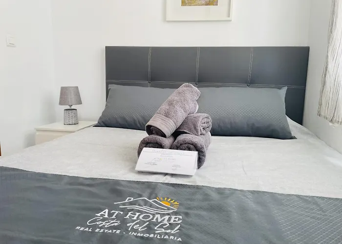 Jimena Sevilla En El Centro De * Нерха