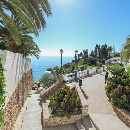 Jimena Sevilla En El Centro De Apartament Nerja