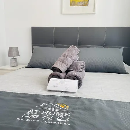 Jimena Sevilla En El Centro De * Nerja