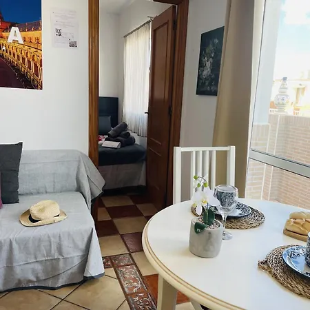 Jimena Sevilla En El Centro De