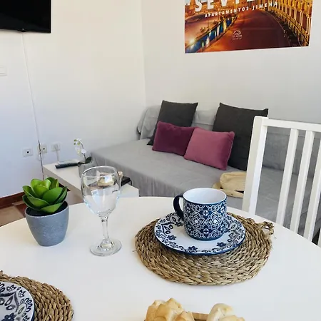 Jimena Sevilla En El Centro De Apartament