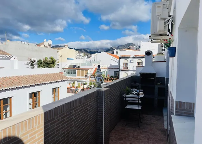 Jimena Sevilla En El Centro De * Nerja