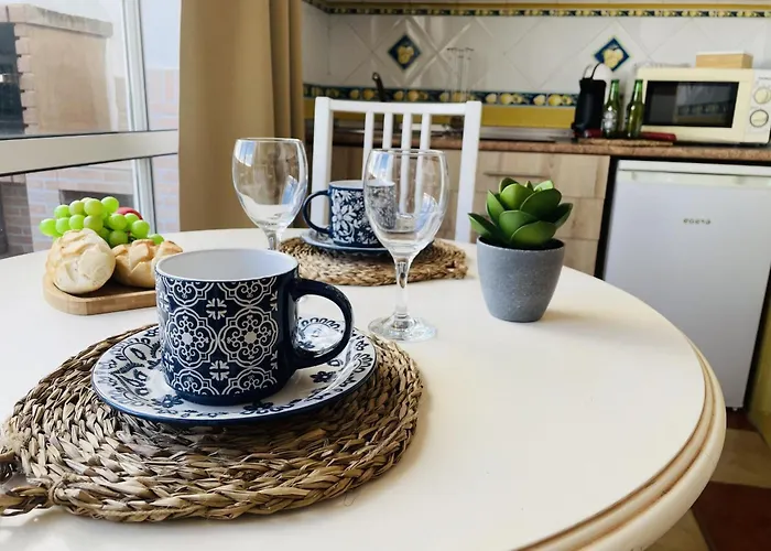 Jimena Sevilla En El Centro De نيرخا