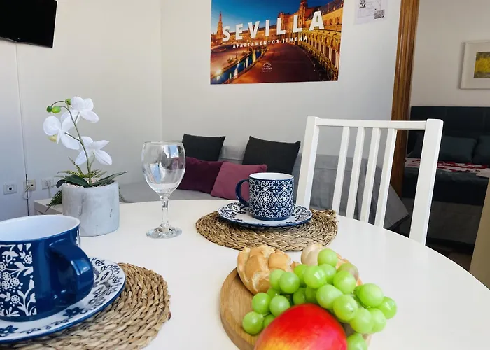 Jimena Sevilla En El Centro De * نيرخا