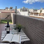 Jimena Sevilla En El Centro De Lägenhet