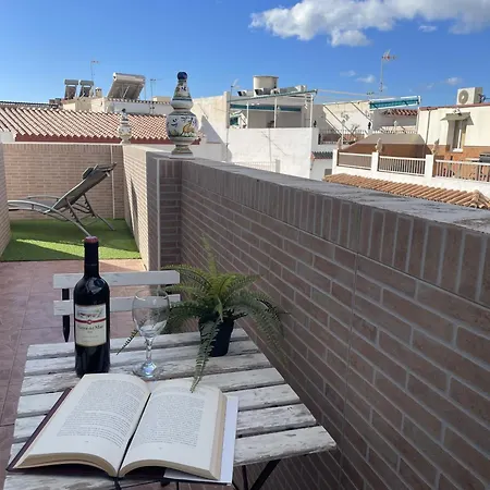 Jimena Sevilla En El Centro De Lägenhet